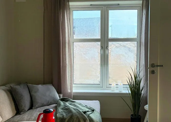 Prázdninový dům Seafront House From 1952 With Views In Veivag
